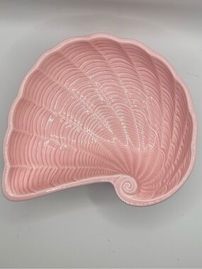 CUTE made in Japan Vintage Pink Ceramic Shell Shaped trinket dish